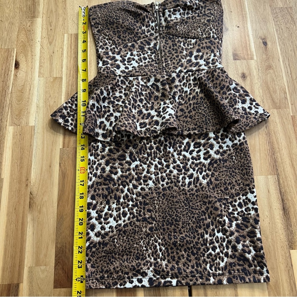 Charlotte Russe Leopard Print Peplum Strapless Bodycon Dress - Picture 5 of 7